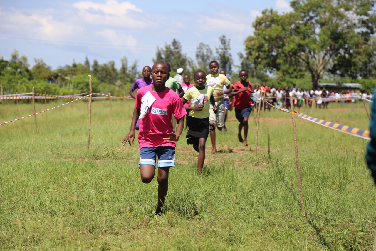 Under 12 year old students running the 400m Race IMG_1260