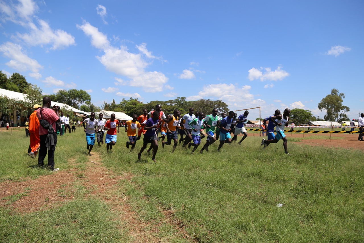 Ace Africa taking off at the start of the 6KM Race  IMG_1335