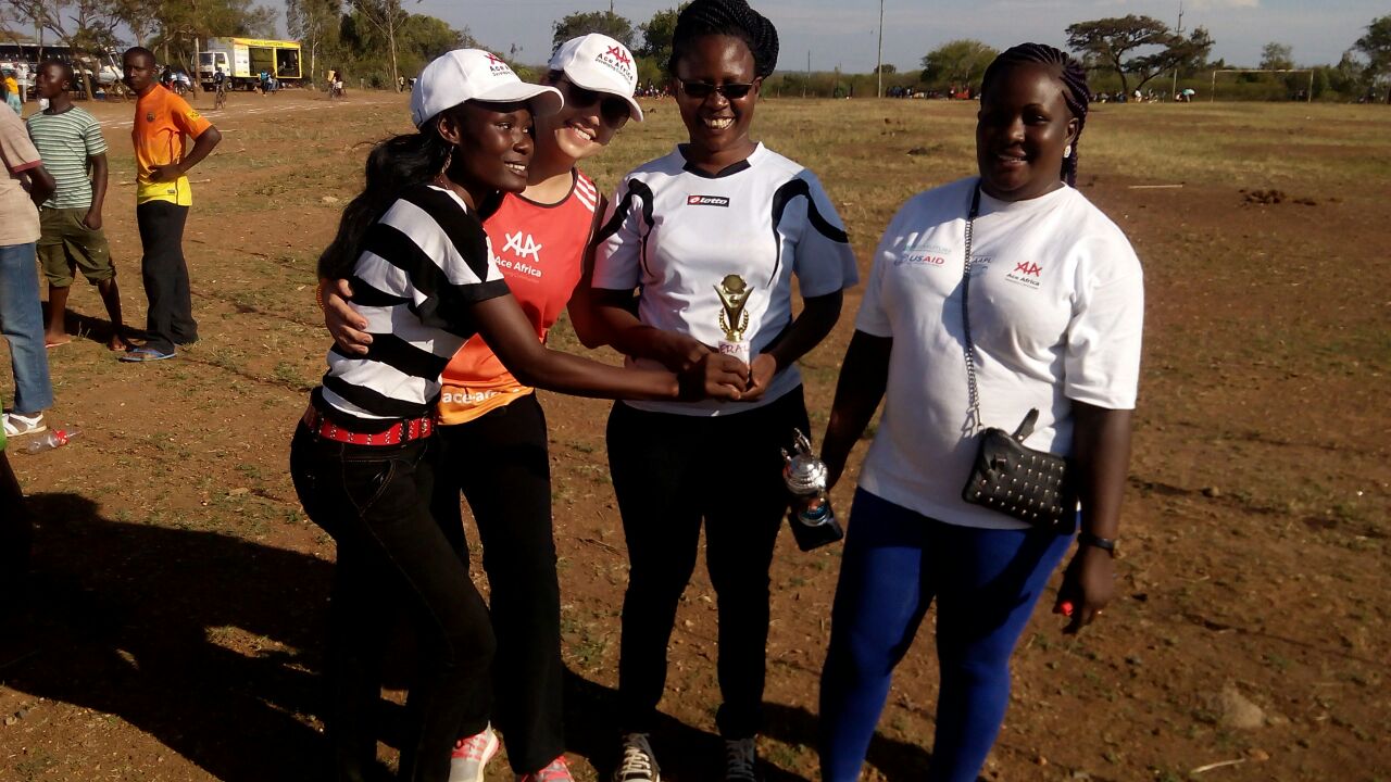 Marina, Ace Africa UK Ambassador, with Ace staff having fun before the 10K beings Marina Torres with Ace Africa Staff